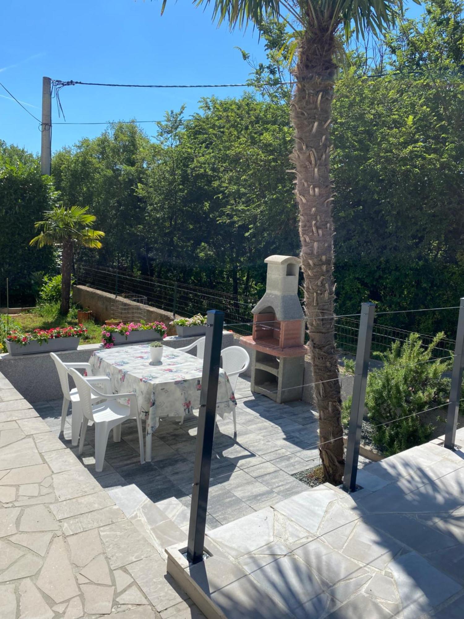 Apartmani Foresta Kras Εξωτερικό φωτογραφία